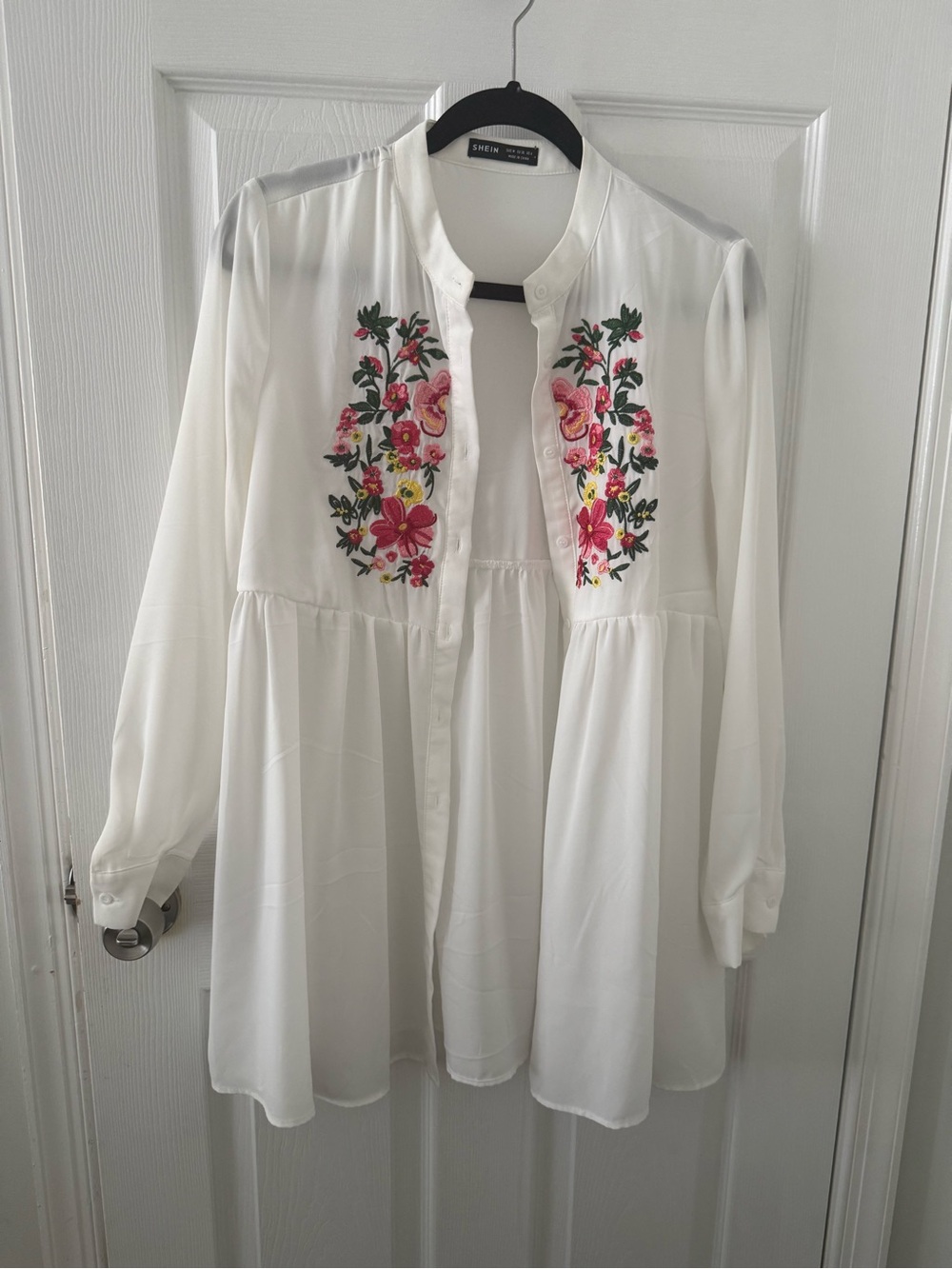 SHEIN White Scoop Neck Blouse